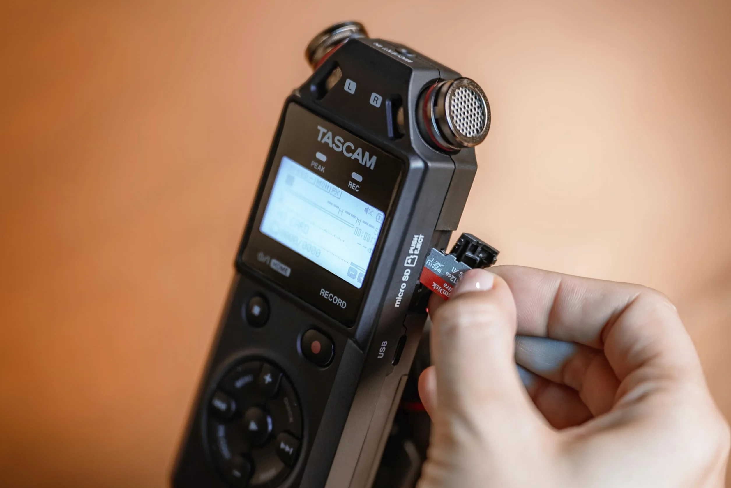 Tascam DR-05XP - Registratore portatile portatile a 2 canali a 32 bit con interfaccia audio USB-C