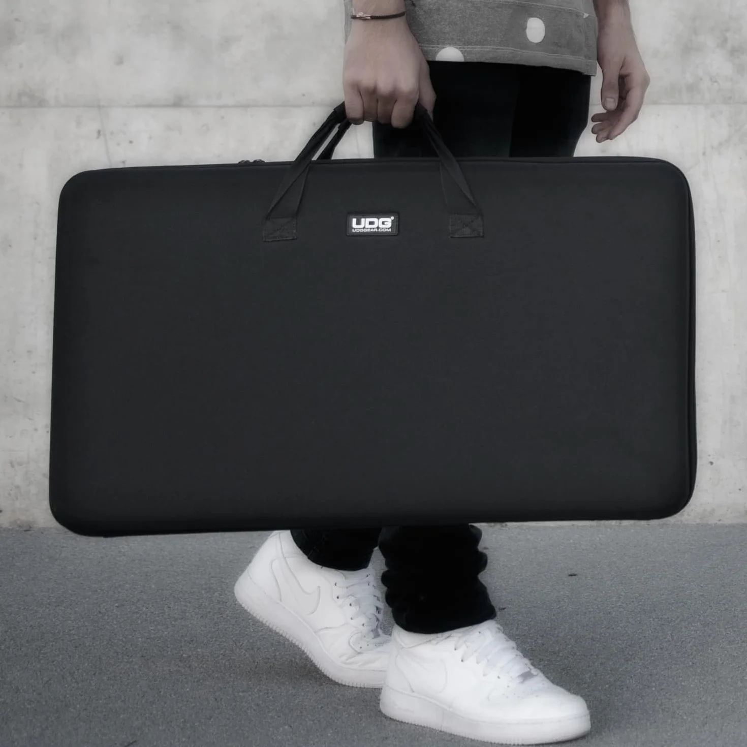 Custodia rigida UDG Creator Controller