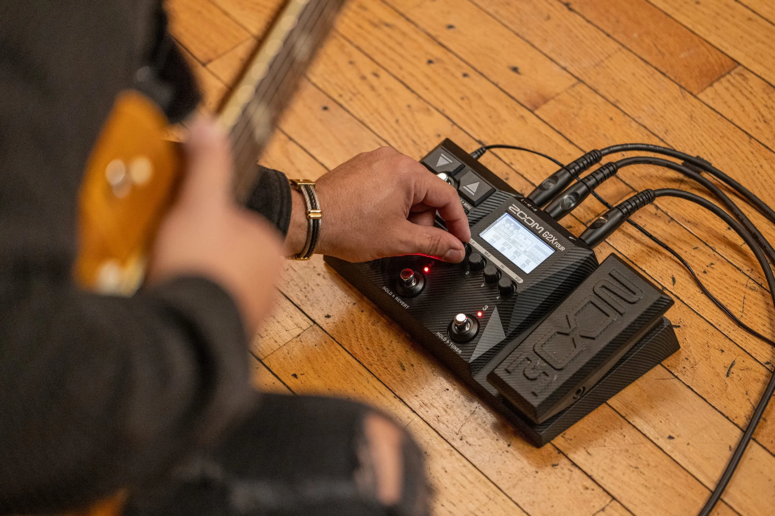 Zoom - G2X FOUR - Pedaliera multieffetto per chitarra con pedale di espressione, IR multistrato, oltre 75 effetti incorporati, looper, sezione ritmica, sintonizzatore, interfaccia audio, leggero