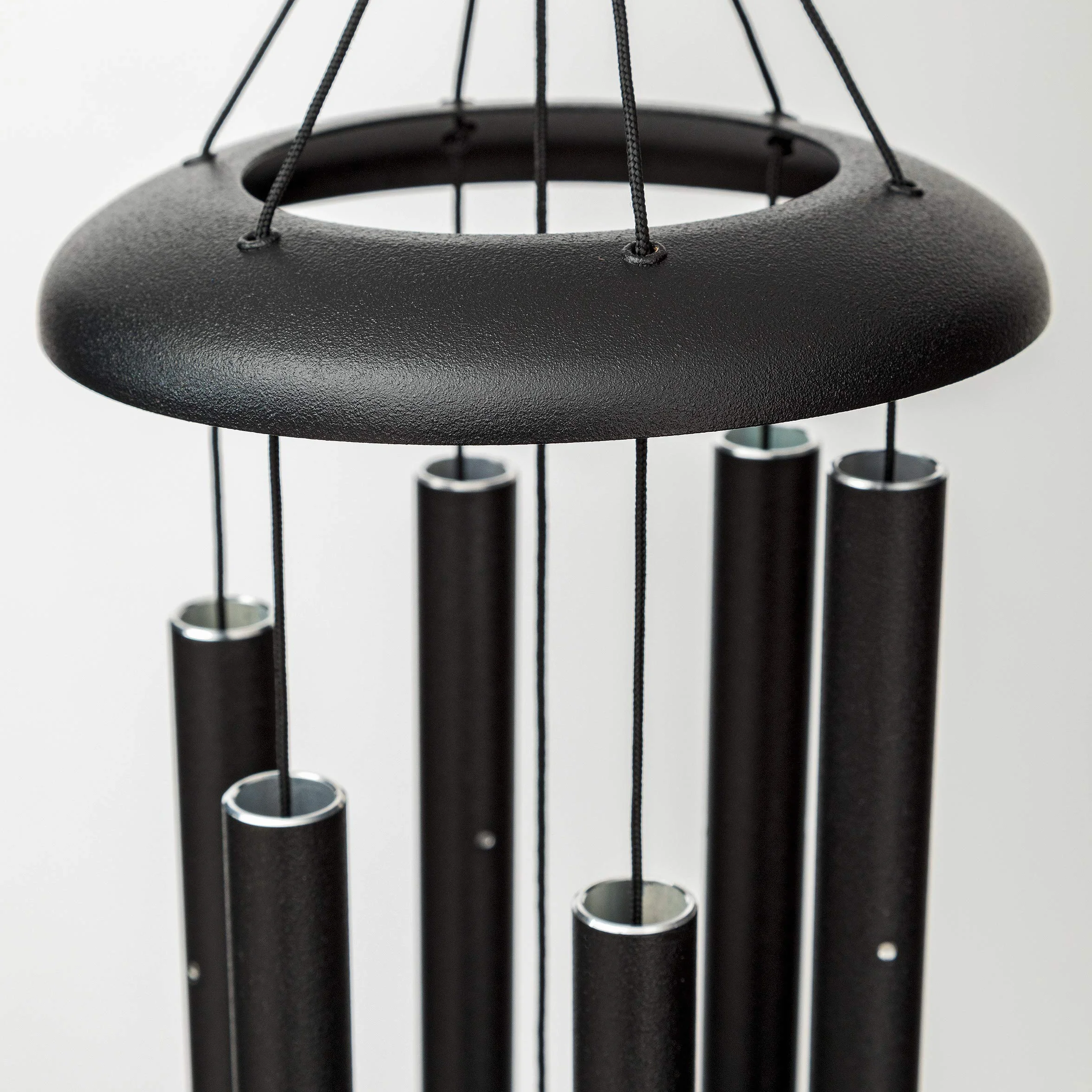 Corinthian Bells by Wind River -Campanello a vento, per patio, cortile, giardino, decorazione esterna, campanello in alluminio, prodotto negli Stati Uniti, 68,6 cm, nero
